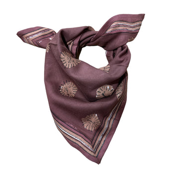 Foulards Bébé, Enfant et Adulte Venez découvrir nos foulards pour toute la famille, fabriqués en Inde grâce à la méthode du blockprint.