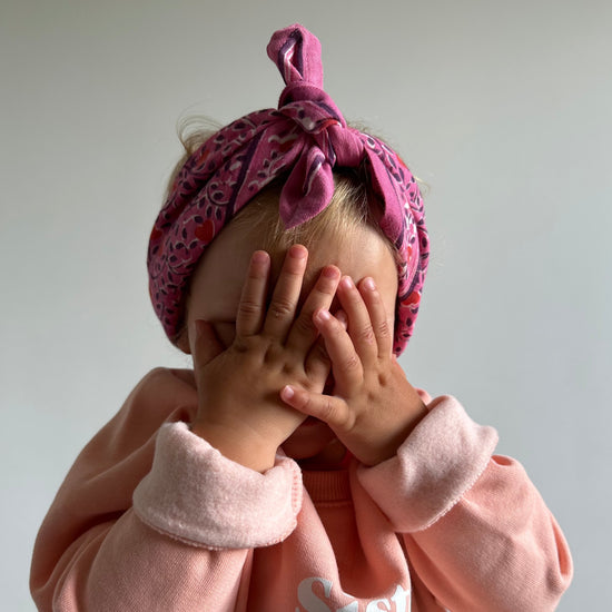 Foulards Bébé, Enfant et Adulte Venez découvrir nos foulards pour toute la famille, fabriqués en Inde grâce à la méthode du blockprint.