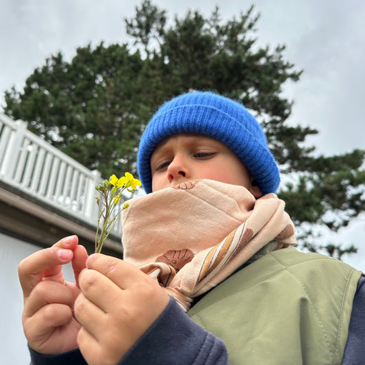 Foulards Bébé, Enfant et Adulte Venez découvrir nos foulards pour toute la famille, fabriqués en Inde grâce à la méthode du blockprint.