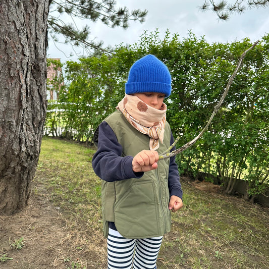 Foulards Bébé, Enfant et Adulte Venez découvrir nos foulards pour toute la famille, fabriqués en Inde grâce à la méthode du blockprint.