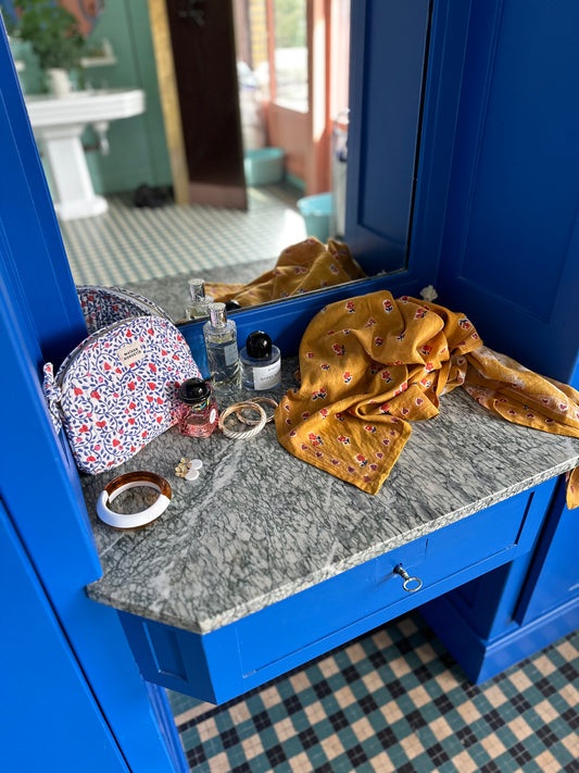 Trousse Make up Love Klein