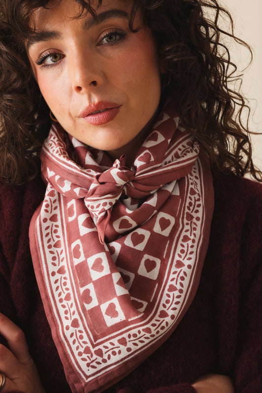 Foulard Adulte Coeur Prune 100 cm